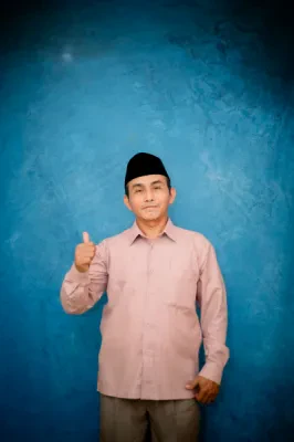ACH. MUZAKI, M.Pd.I